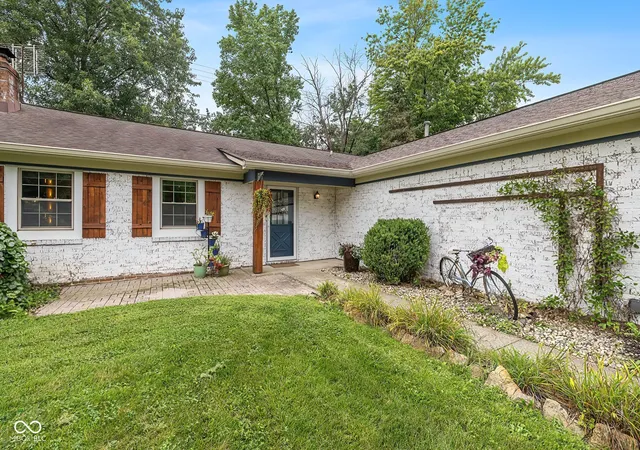 Photo 2 of Sale Pending at 7515 Madden Dr, Fishers, IN 46038 | MLS# 22118423 | Listing updated on 2026-09-24