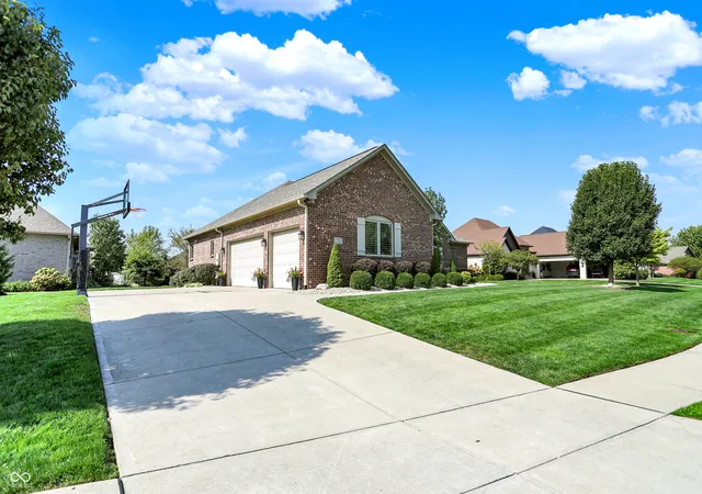Photo 4 of Sale Pending at 1782 Calvert Farms Dr, Greenwood, IN 46143 | MLS# 22118427 | Listing updated on 2026-08-13
