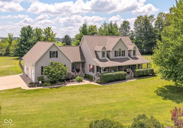 3rd image of 1355 N Franklin Rd, Greenwood, IN 46143 | MLS# 22118437
