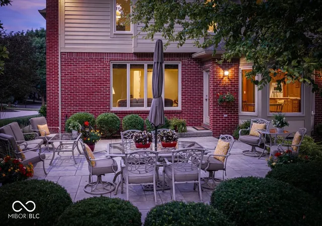 Photo 2 of Sale Pending at 10512 Chestnut Hl Cir, Fishers, IN 46037 | MLS# 22118438 | Listing updated on 2026-08-10