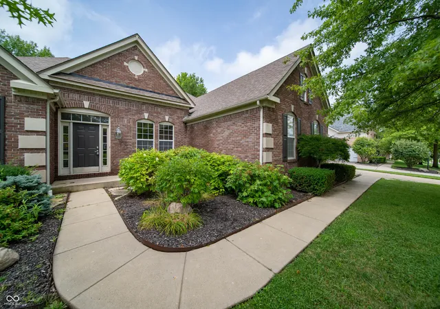 4th image of 10539 Saddlestone Dr, Fishers, IN 46040 | MLS# 22118440