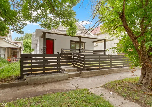 2nd image of 55 N Chester Ave, Indianapolis, IN 46201 | MLS# 22118464