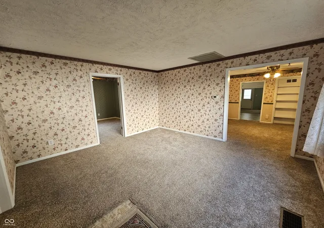 Photo 4 of Sale Pending at 1410 S I St, Elwood, IN 46036 | MLS# 22118467 | Listing updated on 2026-09-12