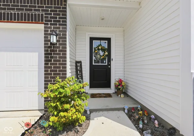 Photo 3 of Sale Pending at 4218 Ashton View Ln, Indianapolis, IN 46268 | MLS# 22118470 | Listing updated on 2026-09-30