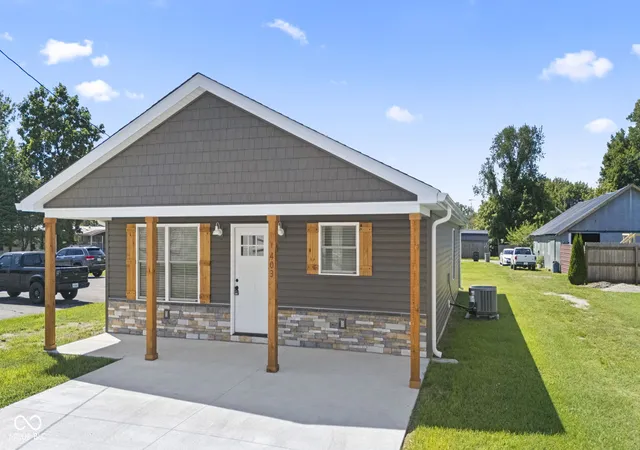Photo 3 of Single family home for sale at 403 W Howard St, Crothersville, IN 47229 | MLS# 22118481 | Listing updated on 2026-09-22