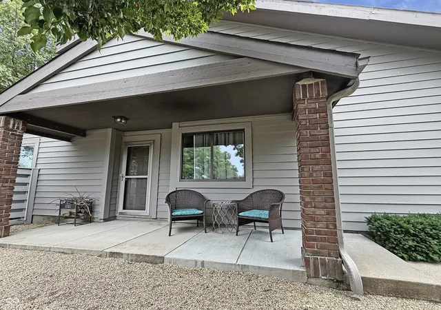 Photo 3 of Single family home for sale at 4692 Carya Sq, Columbus, IN 47201 | MLS# 22118485 | Listing updated on 2026-09-23
