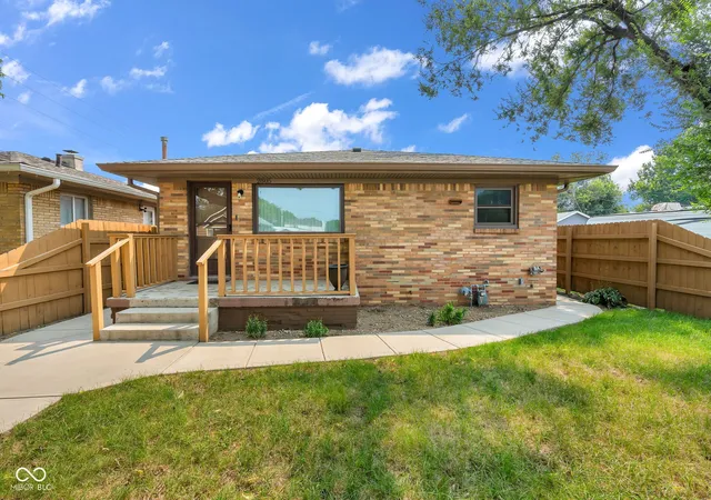 Photo 1 of Sale Pending at 2805 S Lockburn St, Indianapolis, IN 46241 | MLS# 22118489 | Listing updated on 2026-08-19