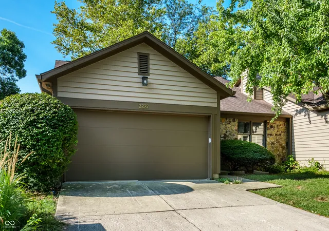 Photo 2 of Sale Pending at 2227 Calaveras Way, Indianapolis, IN 46240 | MLS# 22118491 | Listing updated on 2026-09-19