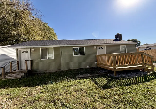 Photo 1 of Single family home for sale at 621 Della Rd, Columbus, IN 47203 | MLS# 22118499 | Listing updated on 2026-10-13