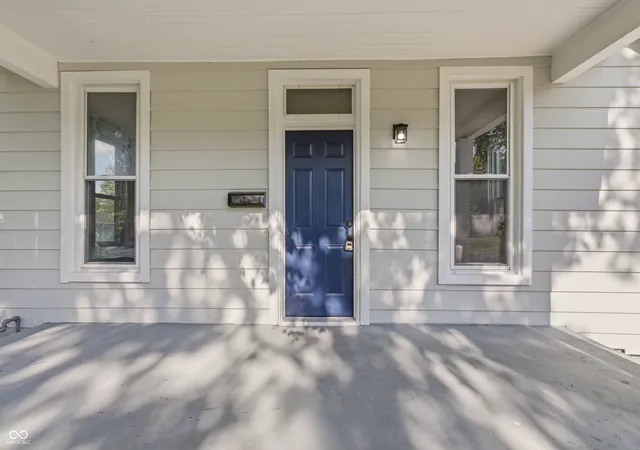 2nd image of 2711 S Capitol Ave, Indianapolis, IN 46225 | MLS# 22118505