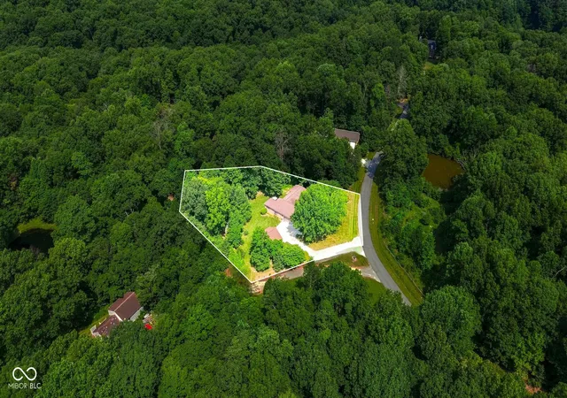 Photo 3 of Sale Pending at 2019 Haven Trl, Martinsville, IN 46151 | MLS# 22118520 | Listing updated on 2026-10-08