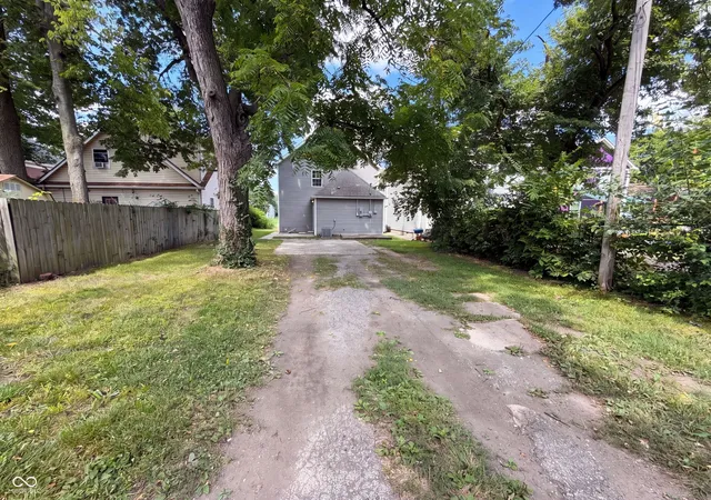 Photo 18 of Sale Pending at 2615 Boulevard Pl, Indianapolis, IN 46208 | MLS# 22118522 | Listing updated on 2026-09-03
