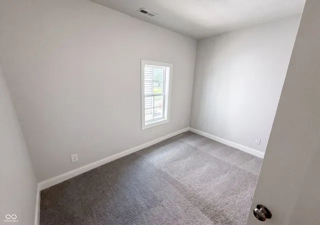 Photo 3 of Sale Pending at 2615 Boulevard Pl, Indianapolis, IN 46208 | MLS# 22118522 | Listing updated on 2026-09-03