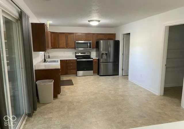 Photo 4 of Single family home for sale at 2175 Rosswood Blvd, Indianapolis, IN 46229 | MLS# 22118537 | Listing updated on 2026-10-30