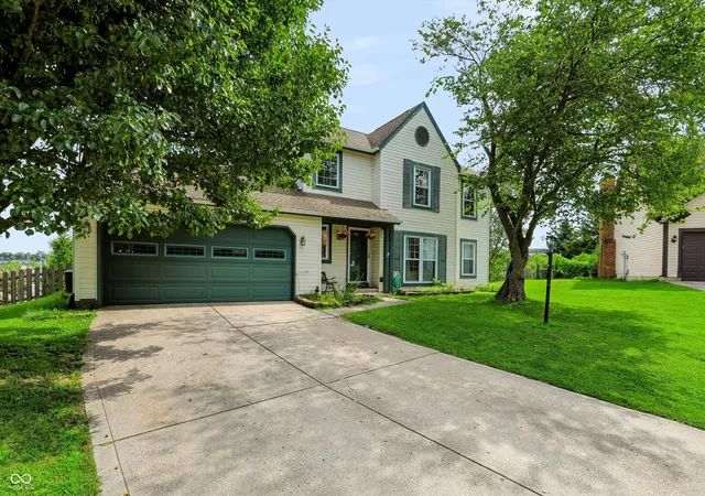 3rd image of 7106 Tarragon Ct, Indianapolis, IN 46237 | MLS# 22118542