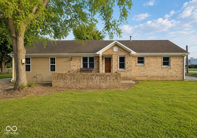 Photo 1 of Sale Pending at 1235 Indianapolis Rd, Mooresville, IN 46158 | MLS# 22118544 | Listing updated on 2026-09-18