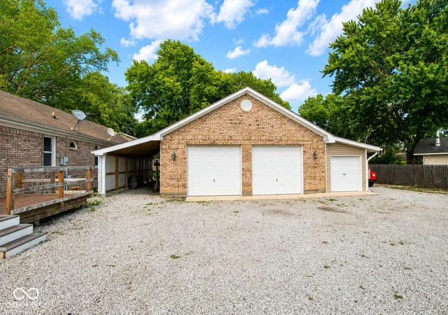 Photo 3 of Sale Pending at 1235 Indianapolis Rd, Mooresville, IN 46158 | MLS# 22118544 | Listing updated on 2026-09-18
