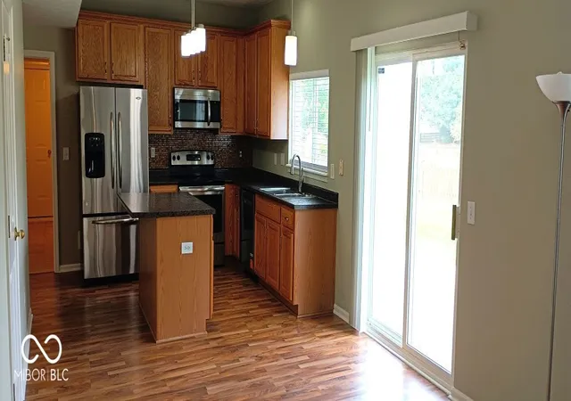 2nd image of 12275 Cobblestone Dr, Fishers, IN 46037 | MLS# 22118553