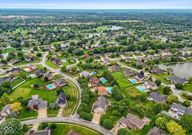 39th image of 3622 Fountain View Dr, Greenwood, IN 46143 | MLS# 22118554