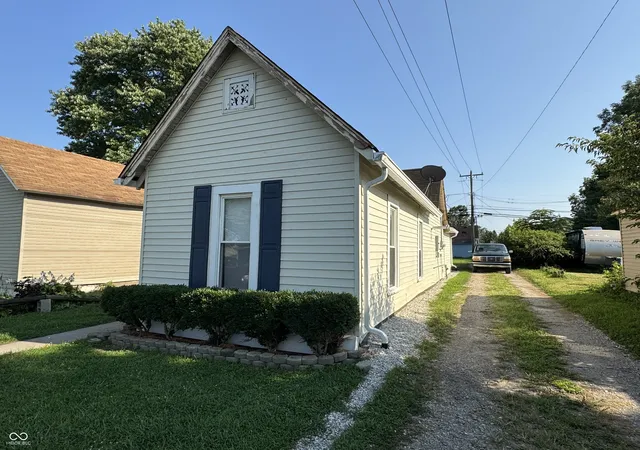 2nd image of 539 W Pike St, Martinsville, IN 46151 | MLS# 22118564