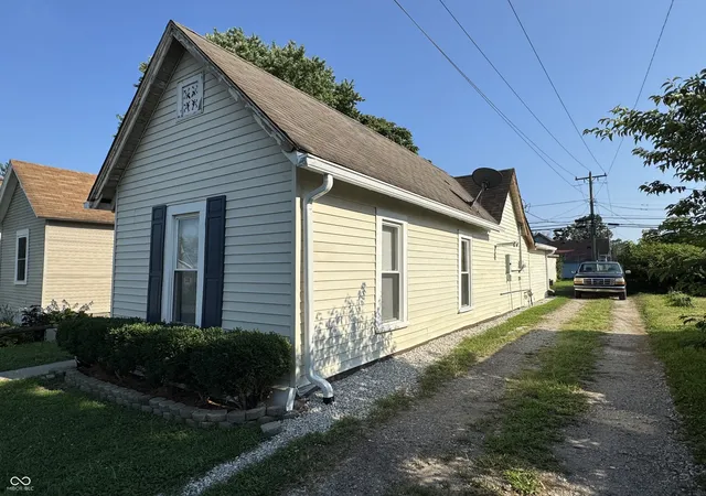 Photo 3 of Single family home for sale at 539 W Pike St, Martinsville, IN 46151 | MLS# 22118564 | Listing updated on 2026-08-15
