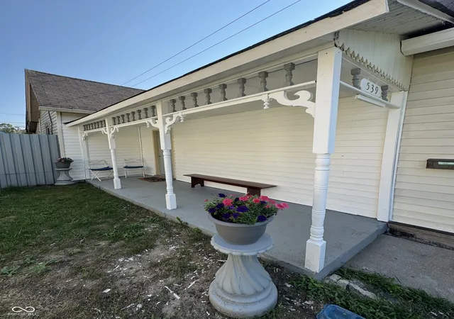 Photo 3 of Single family home for sale at 539 W Pike St, Martinsville, IN 46151 | MLS# 22118564 | Listing updated on 2026-08-15