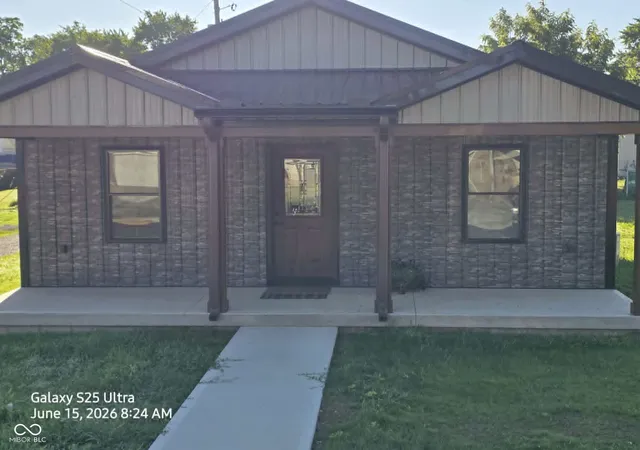2nd image of 528 N Meridian St, Winchester, IN 47394 | MLS# 22118565