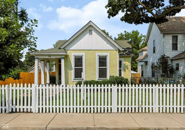 1st image of 1118 Tecumseh St, Indianapolis, IN 46201 | MLS# 22118572