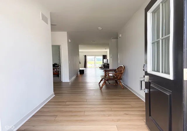 Photo 4 of Single family home for sale at 6822 Orchard Run Cir, Whitestown, IN 46075 | MLS# 22118580 | Listing updated on 2026-10-02