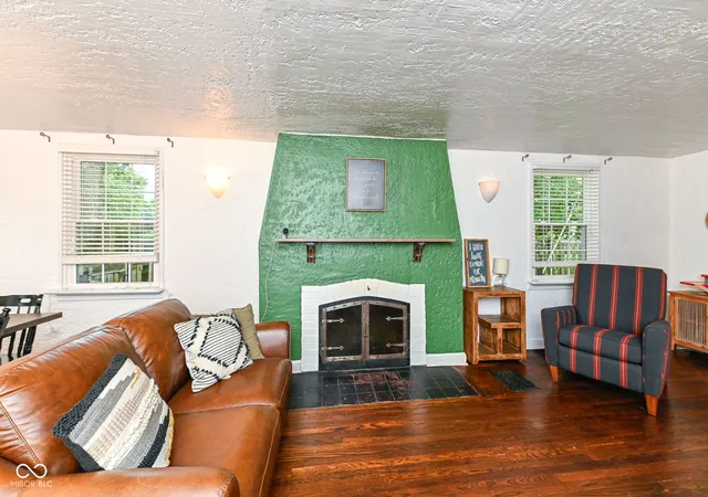 Photo 3 of Single family home for sale at 4050 N Illinois St, Indianapolis, IN 46208 | MLS# 22118583 | Listing updated on 2026-09-04