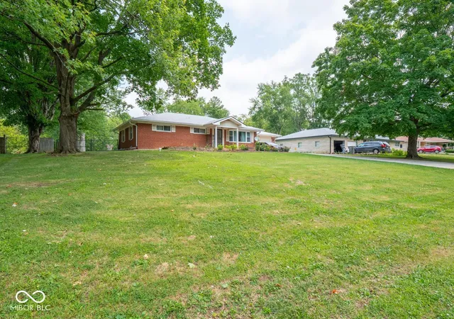 Photo 3 of Single family home for sale at 2506 Maynard Dr, Indianapolis, IN 46227 | MLS# 22118586 | Listing updated on 2026-10-27