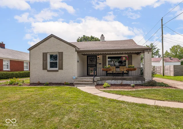 2nd image of 5419 Wayne Dr, Indianapolis, IN 46219 | MLS# 22118589