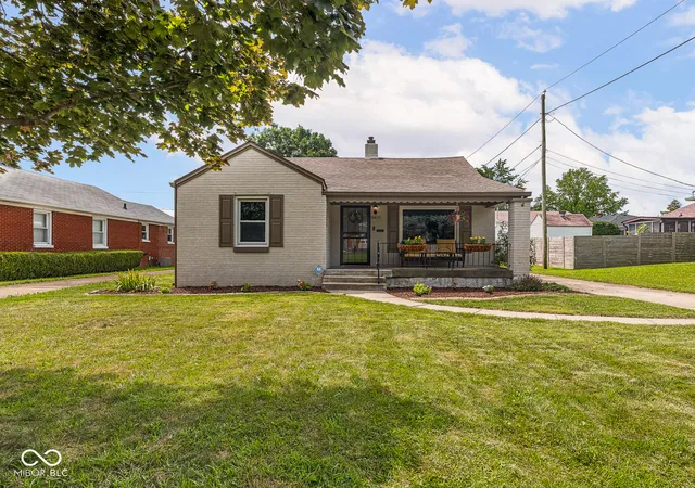 53rd image of 5419 Wayne Dr, Indianapolis, IN 46219 | MLS# 22118589