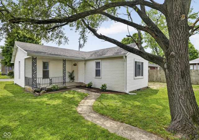 1st image of 847 W North St, Greenfield, IN 46140 | MLS# 22118592