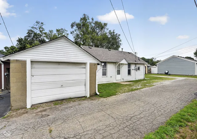 17th image of 847 W North St, Greenfield, IN 46140 | MLS# 22118592