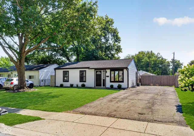 2nd image of 1564 Hillcrest Dr, Noblesville, IN 46060 | MLS# 22118593