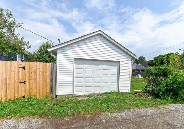 32nd image of 243 Iowa St, Indianapolis, IN 46225 | MLS# 22118595