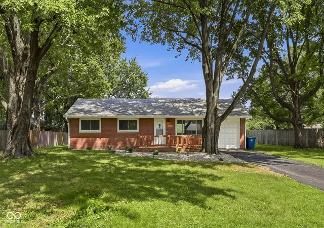 Photo 2 of Single family home for sale at 10735 Vali Dr, Carmel, IN 46280 | MLS# 22118601 | Listing updated on 2026-09-18