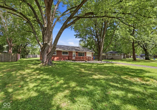 Photo 3 of Single family home for sale at 10735 Vali Dr, Carmel, IN 46280 | MLS# 22118601 | Listing updated on 2026-09-18
