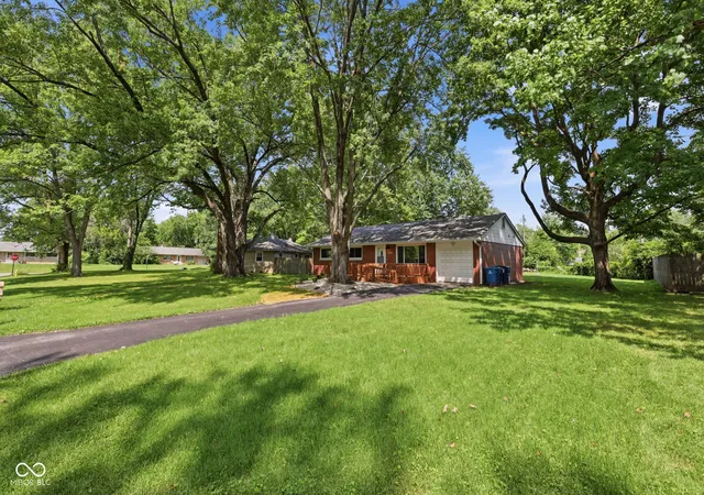 Photo 4 of Single family home for sale at 10735 Vali Dr, Carmel, IN 46280 | MLS# 22118601 | Listing updated on 2026-09-18