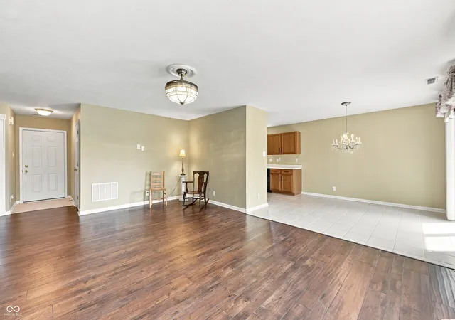 4th image of 1707 Brookview Dr, Brownsburg, IN 46112 | MLS# 22118602