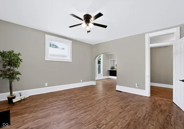 Photo 3 of Single family home for sale at 1507 Lafayette Ave, Columbus, IN 47201 | MLS# 22118605 | Listing updated on 2026-09-23
