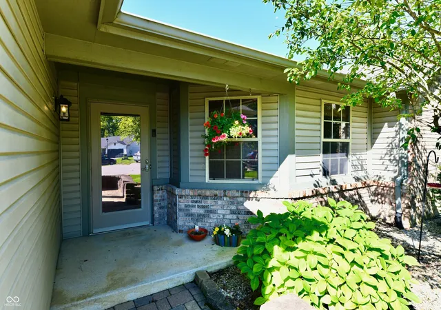 2nd image of 391 Longfellow Ct, Greenfield, IN 46140 | MLS# 22118606
