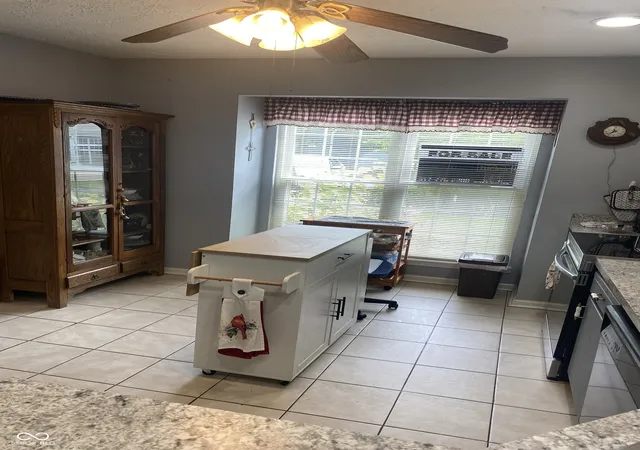 5th image of 6441 Bayside South Dr S, Indianapolis, IN 46250 | MLS# 22118615