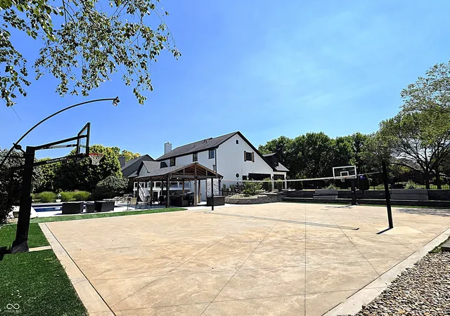 2nd image of 1258 Soaring Eagle Dr, Greenwood, IN 46143 | MLS# 22118644