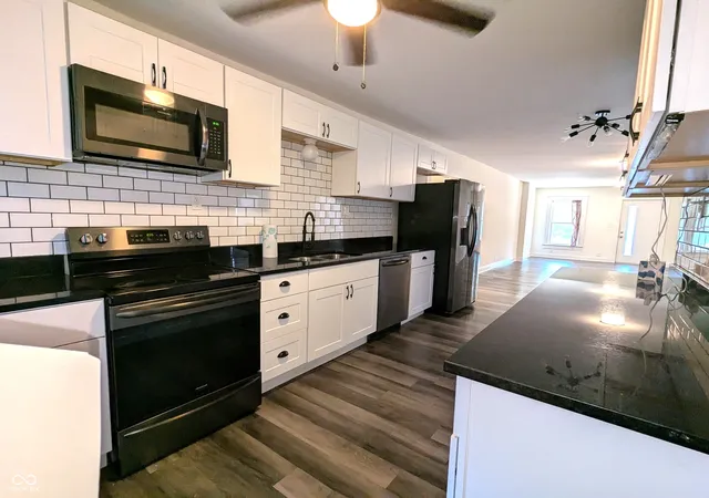 Photo 3 of Sale Pending at 826 E Pleasant Run Parkway North Dr, Indianapolis, IN 46203 | MLS# 22118668 | Listing updated on 2026-09-22