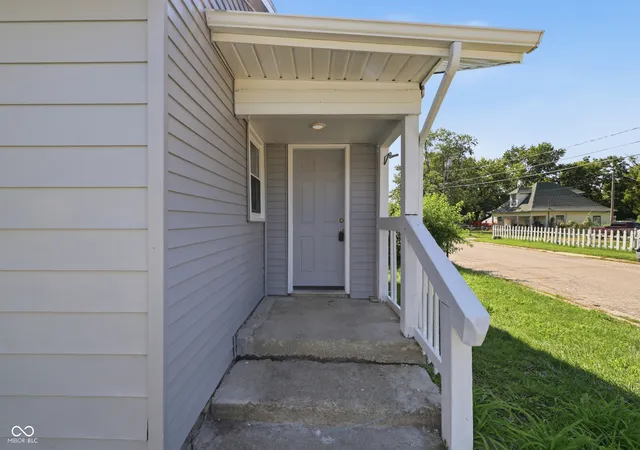 image of 2211 E 18th St, Muncie, IN 47302 | MLS# 22118678
