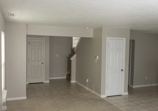 4th image of 2122 Cedarmill Dr, Franklin, IN 46131 | MLS# 22118682
