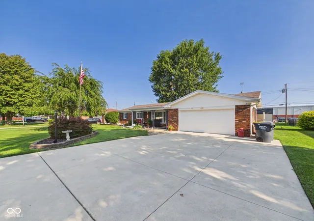 3rd image of 814 Rustic Rd, Anderson, IN 46013 | MLS# 22118708