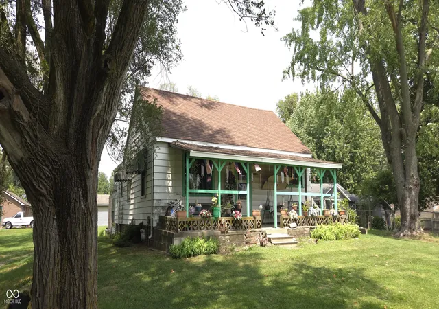 3rd image of 5820 E 25Th St, Columbus, IN 47203 | MLS# 22118715